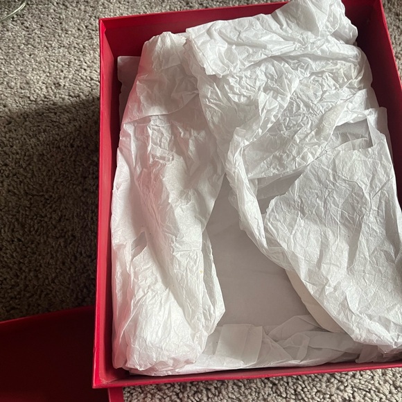 Valentino shoebox size as it is for women - Picture 9 of 9